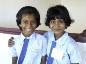 Realschule Meitingen übergibt Spende an „Zukunft für Kinder“ in Sri Lanka