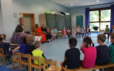 „Ich bin ich und du bist du!“  Aktion des Kindergarten Biberbach für den Kindergarten in Sri Lanka